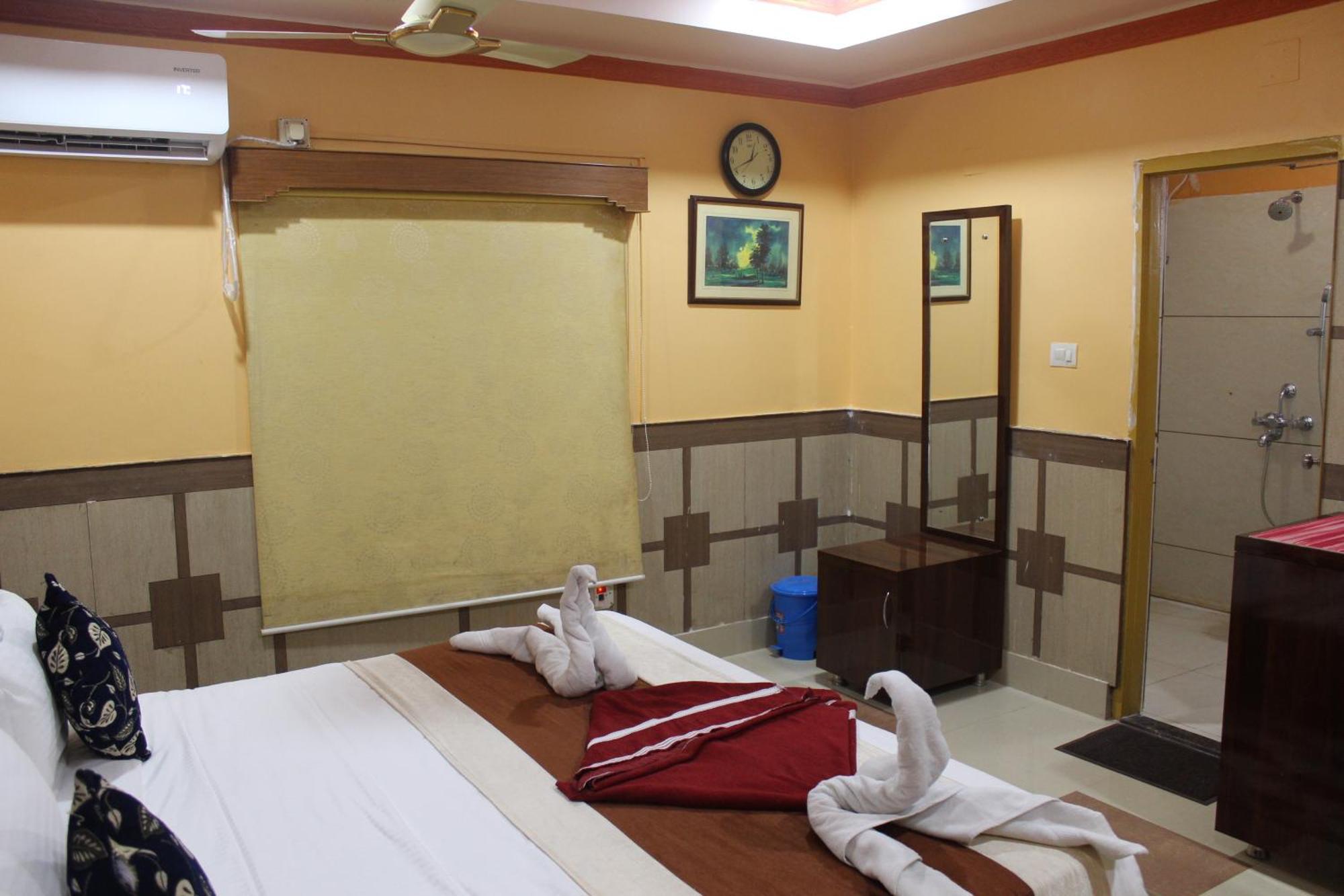 Hotel Gokul Plaza à Bhubaneswar Extérieur photo