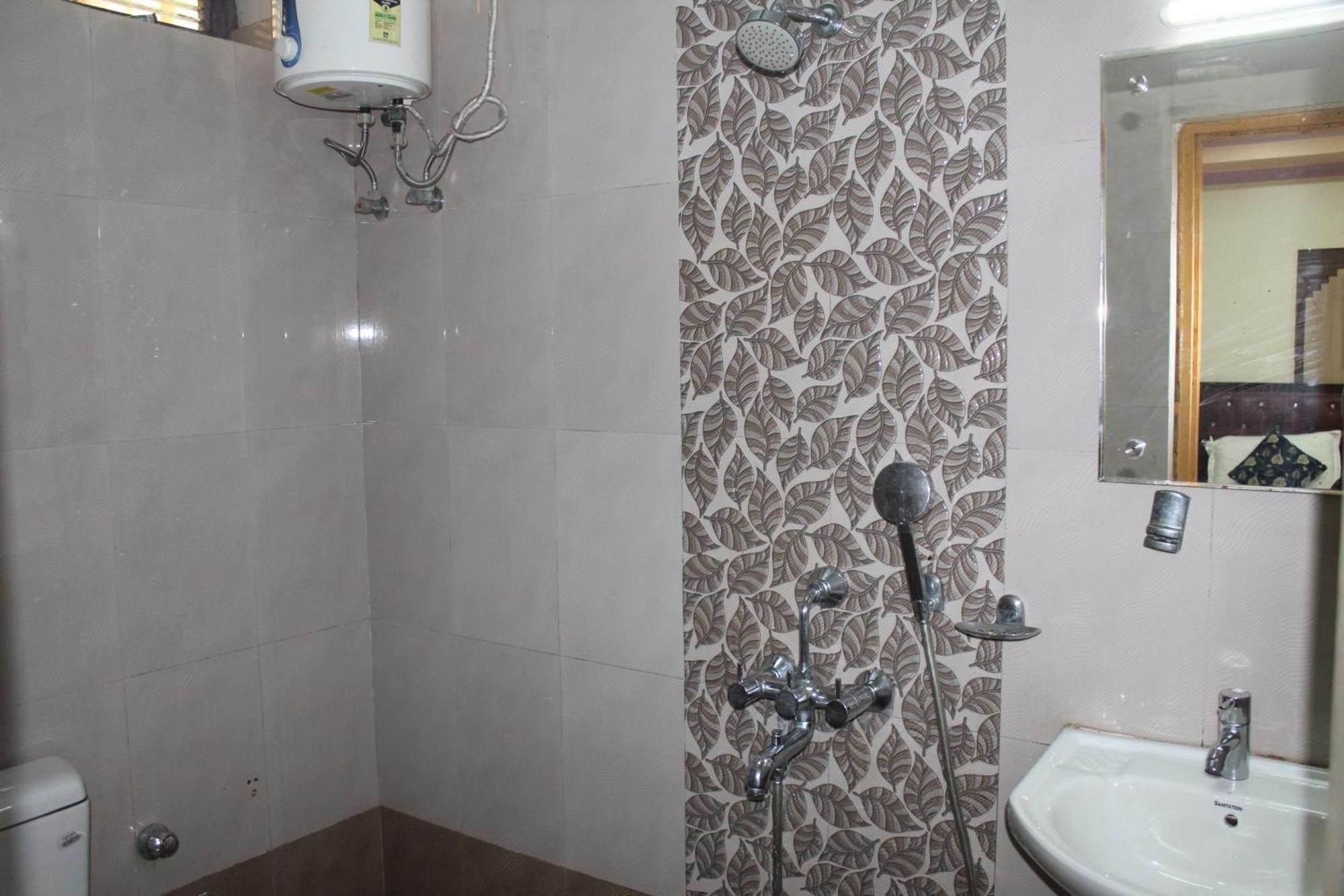 Hotel Gokul Plaza à Bhubaneswar Extérieur photo
