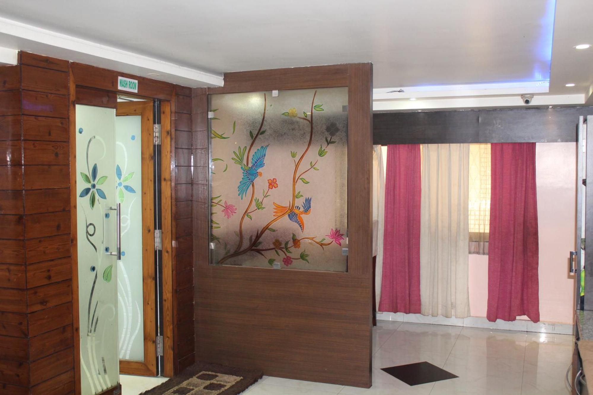 Hotel Gokul Plaza à Bhubaneswar Extérieur photo